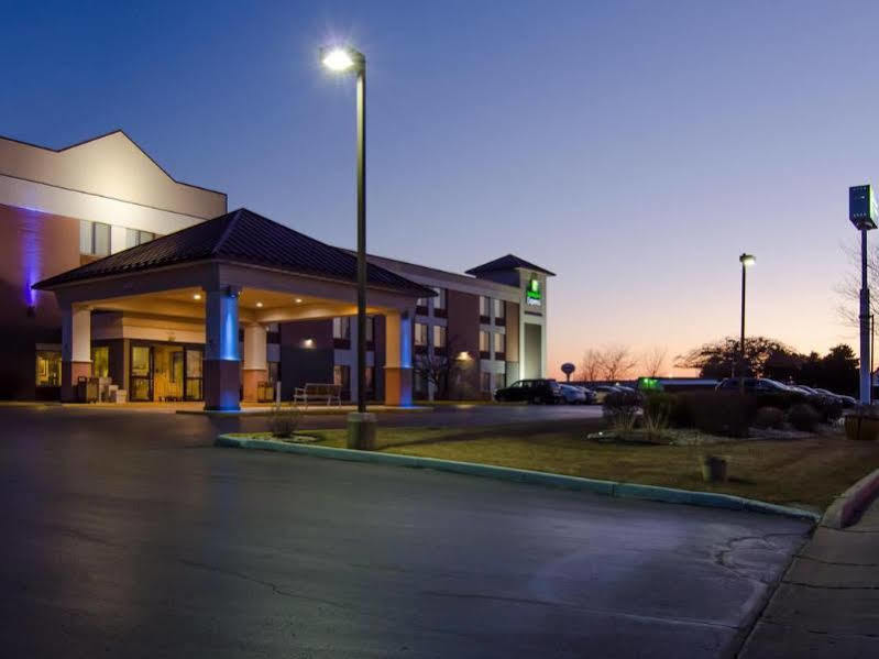 Country Inn & Suites By Radisson Mt. Pleasant-Racine West Wi Sturtevant Exterior foto